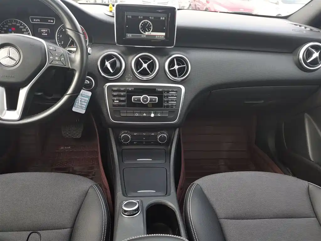 Mercedes-Benz A-Class (Import) 2015 A 180 фото 13