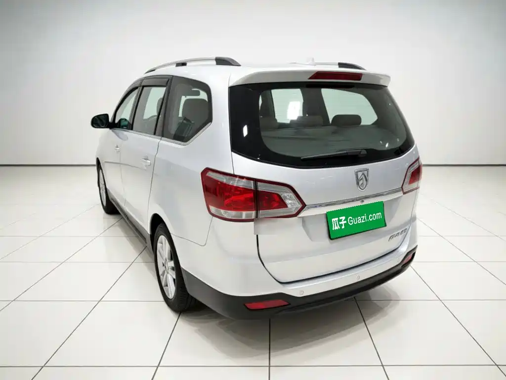 Baojun 730 2014 2014 1.5L Manual Luxury Navigation ESP Edition 7-Seater