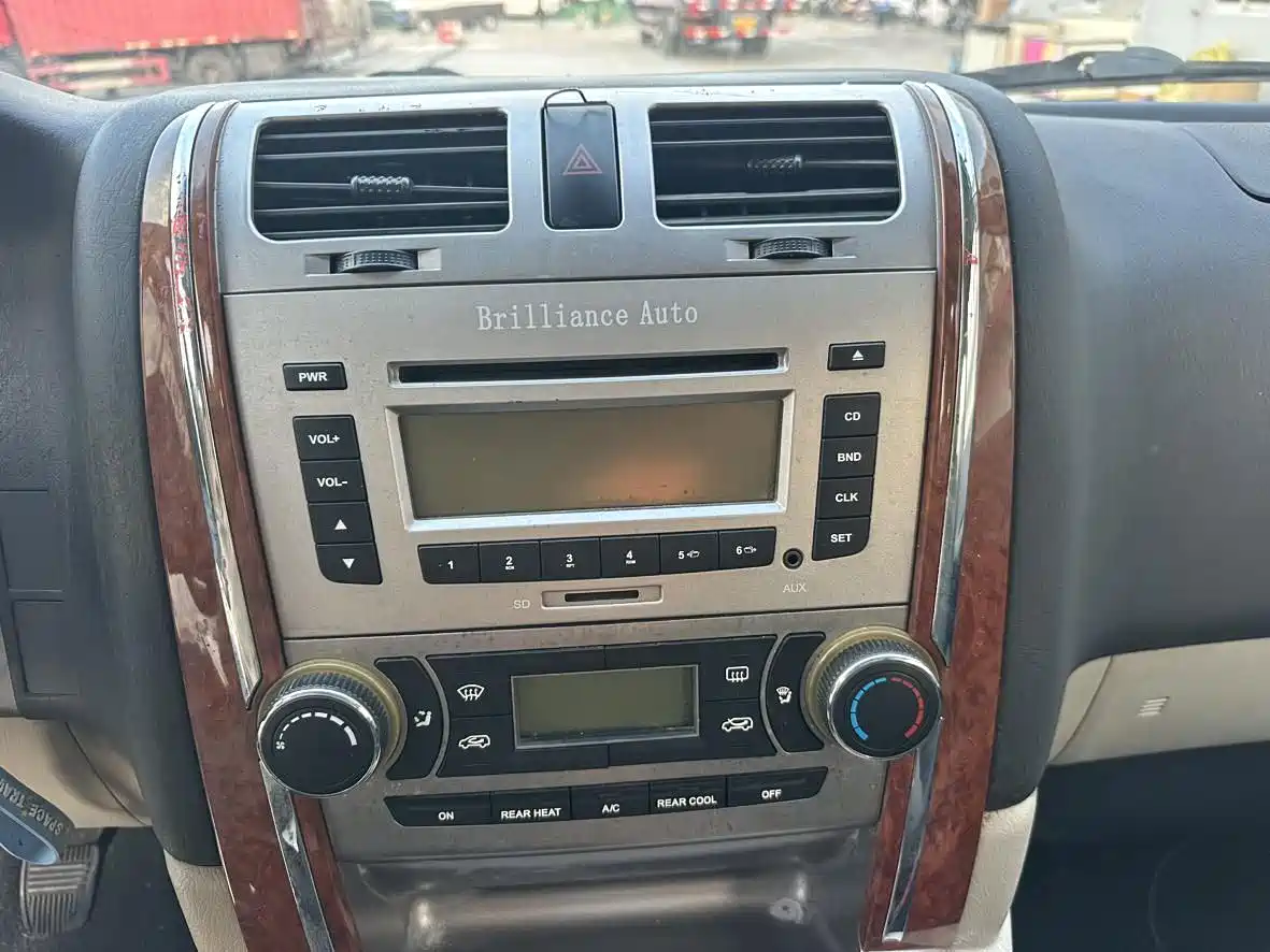 Jinbei Grace 2015 2015 2.0L Classic Edition Luxury Model Long Wheelbase 9-Seater