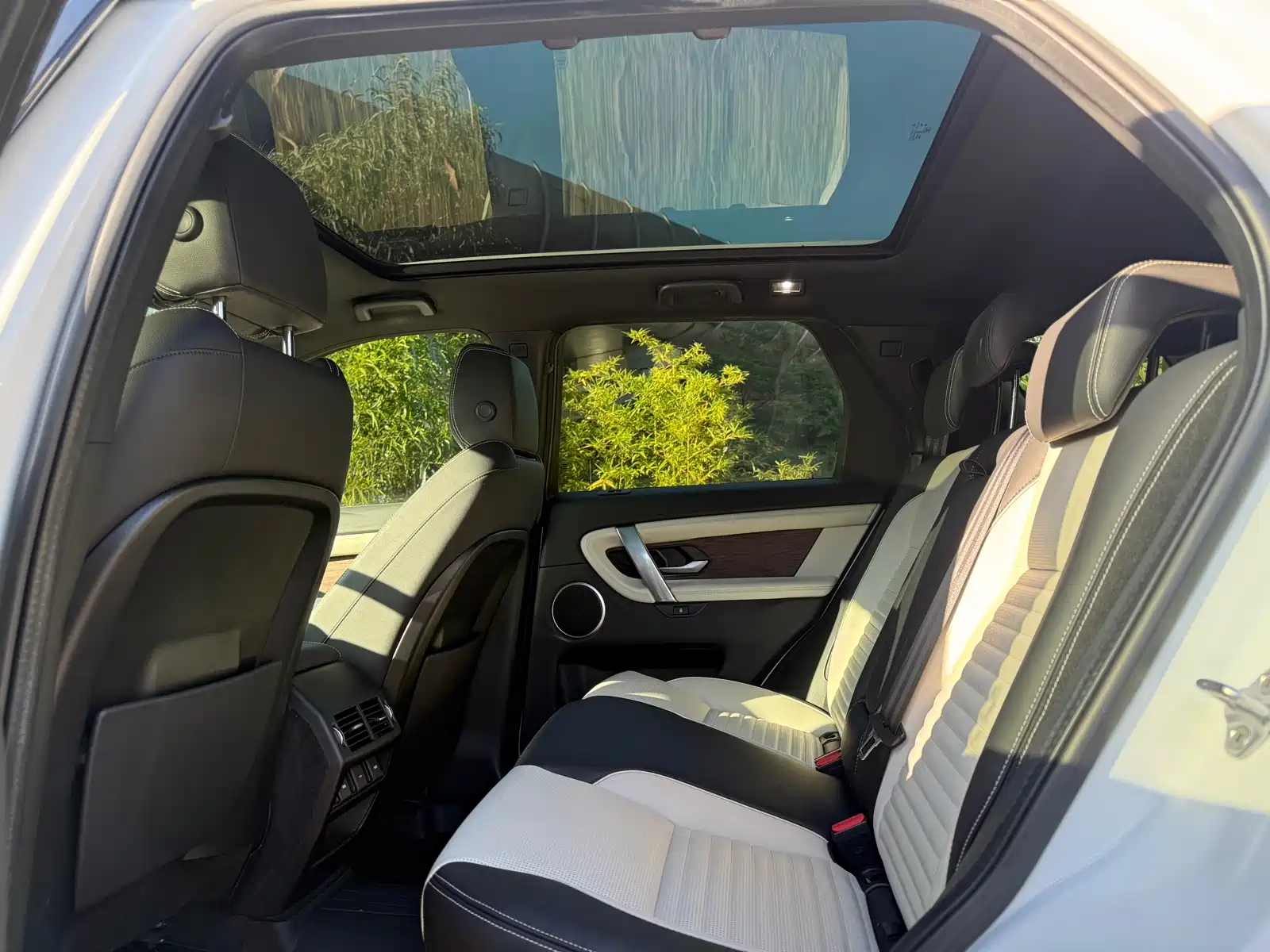 Photo 12 - Land Rover Discovery Sport PHEV