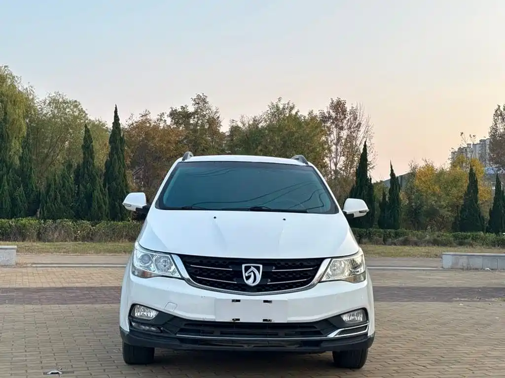 Photo 2 - Baojun 730