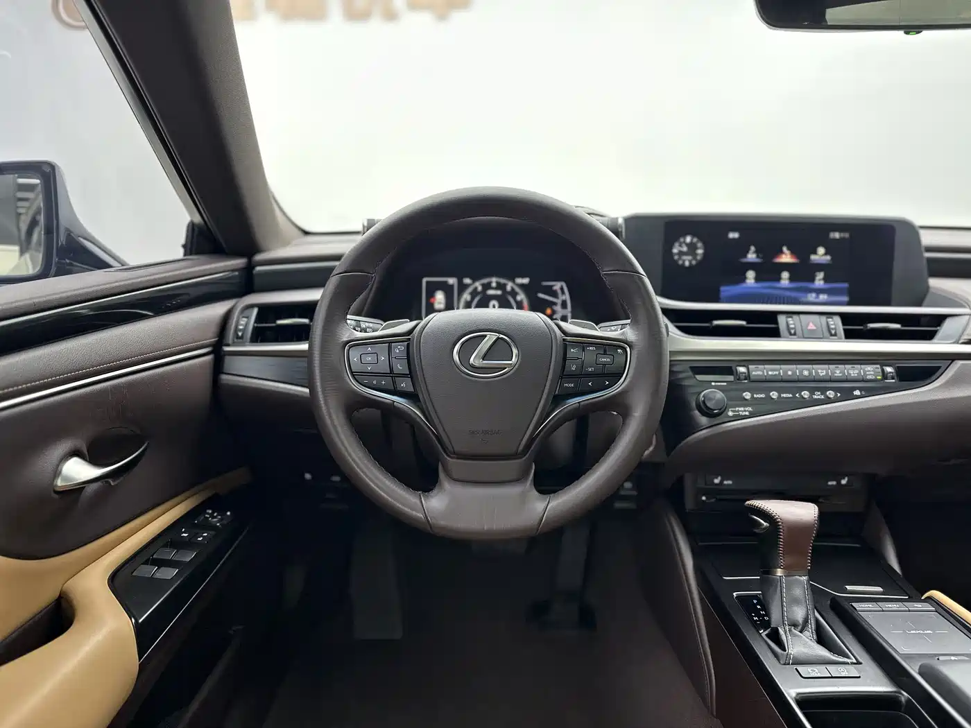 Lexus ES 2020 200 Excellence фото 7