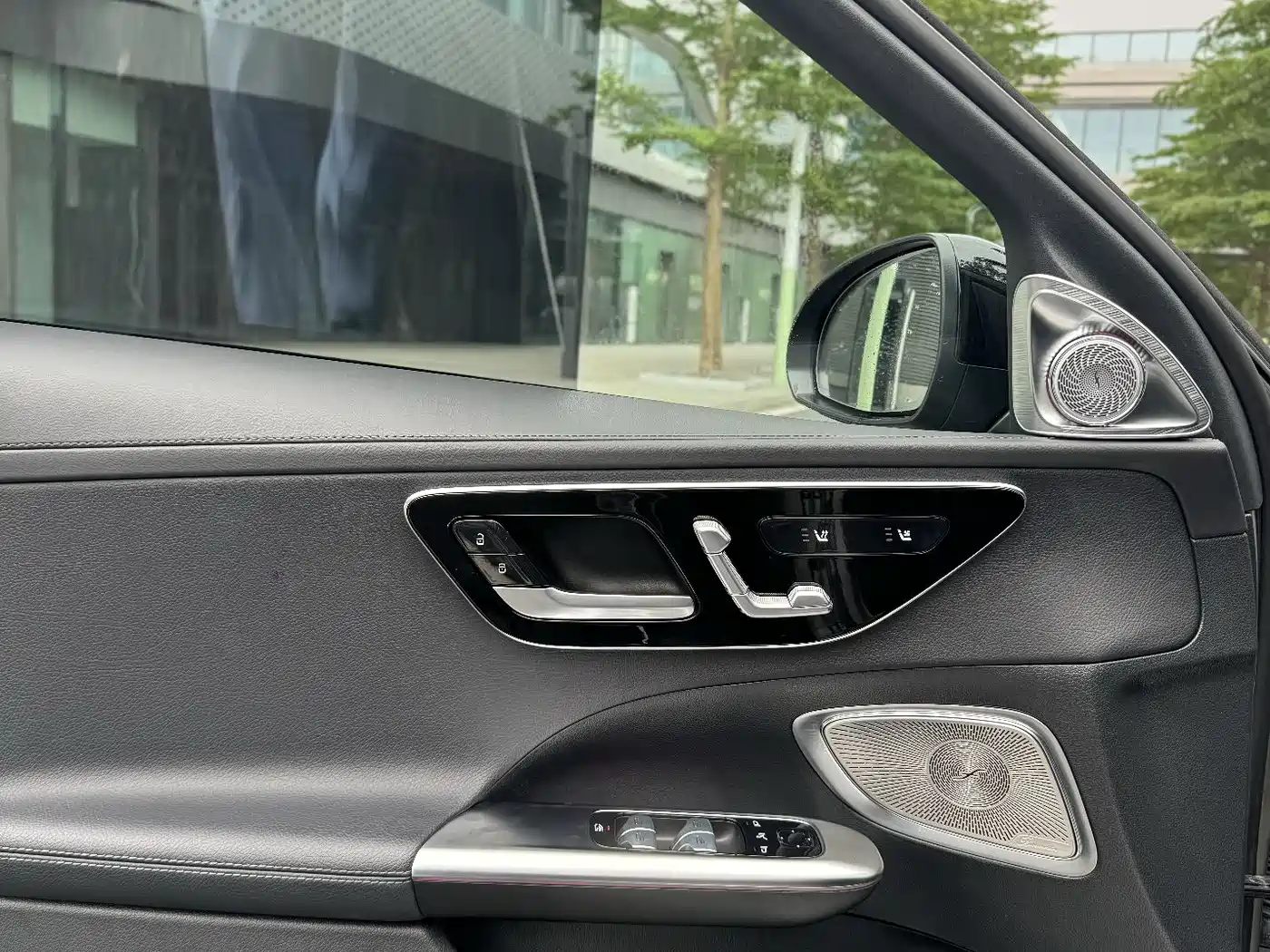 Mercedes-Benz C-Class 2022 Facelift C 260 L Night Edition Sport фото 8