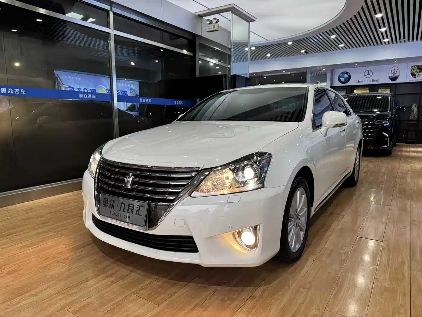 Toyota Crown 2012 2.5L Royal Leather Edition