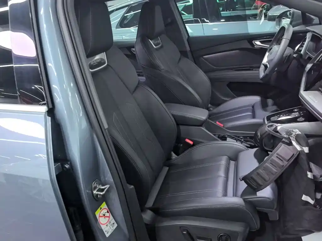 Фото 25 - Audi Q4 e-tron