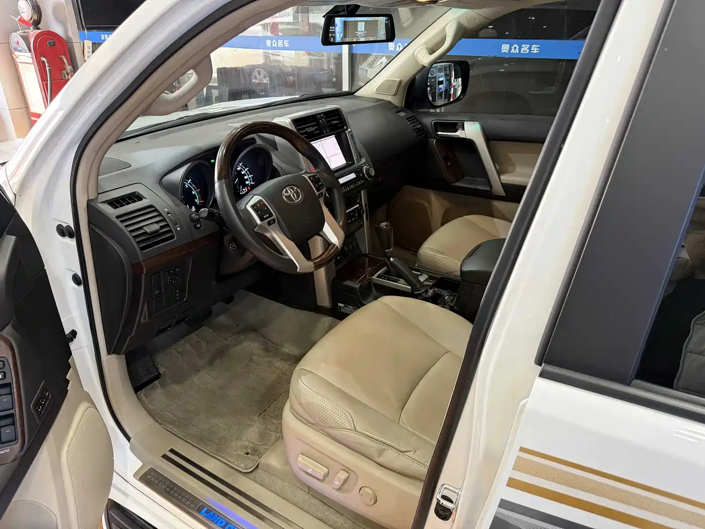 Toyota Prado 2010 4.0L Automatic VX NAVI фото 5