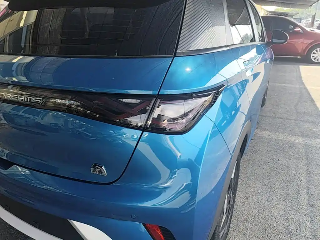 BYD Dolphin 2022 2021 Model 405km Fashion Edition