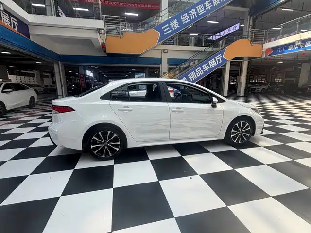 Toyota Levin 2022 185T CVT Sport Edition — фото 4