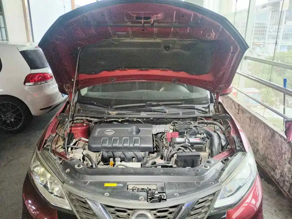Photo 3 - Nissan Tiida