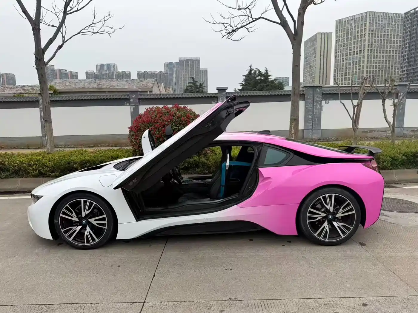 BMW I8