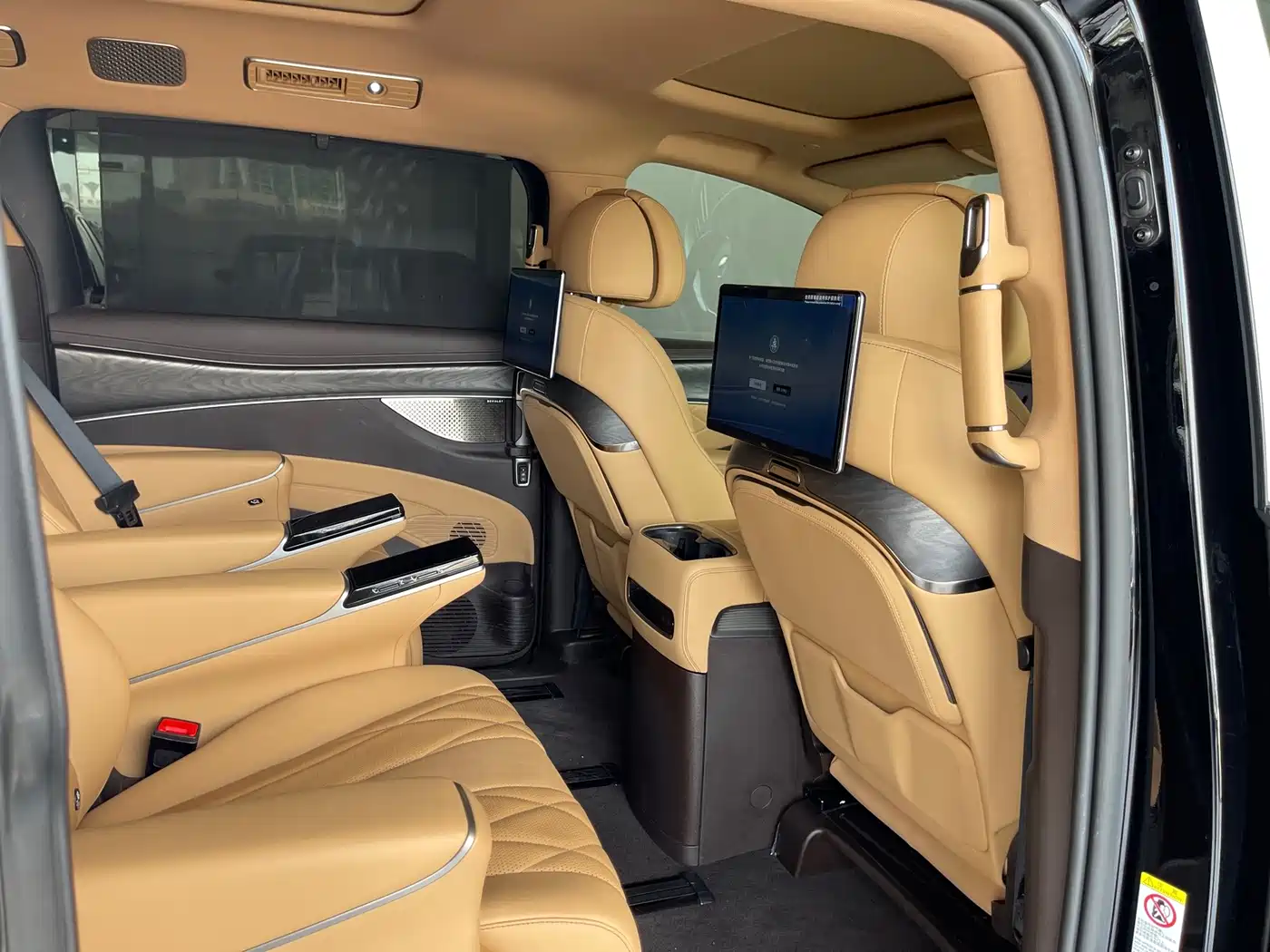 Denza D9 2026 2025 EV Smart Drive Edition 600 AWD Luxury