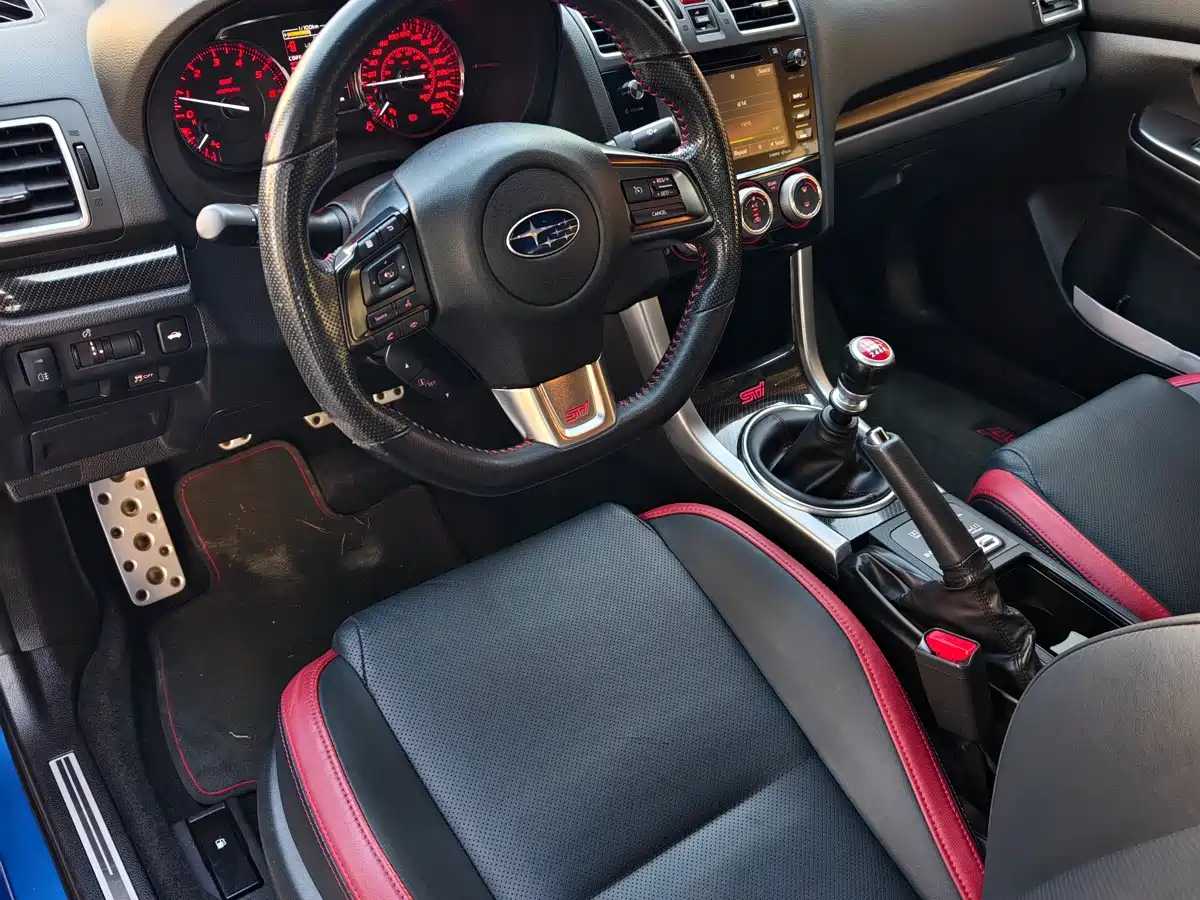 Фото 7 - Subaru WRX