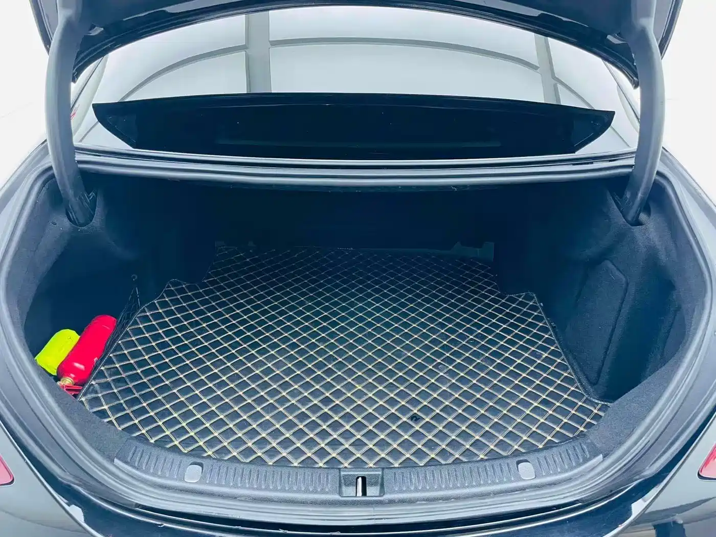 Mercedes-Benz E-Class 2019 E 300 L Luxury фото 7