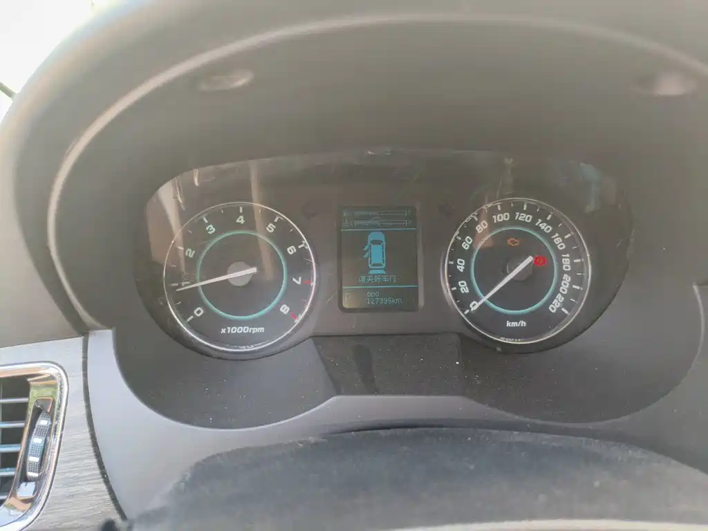 JAC Refine M5 2015 2013 2.0T Petrol Automatic Official Edition