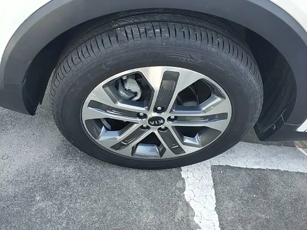 Фото 23 - Kia Sportage