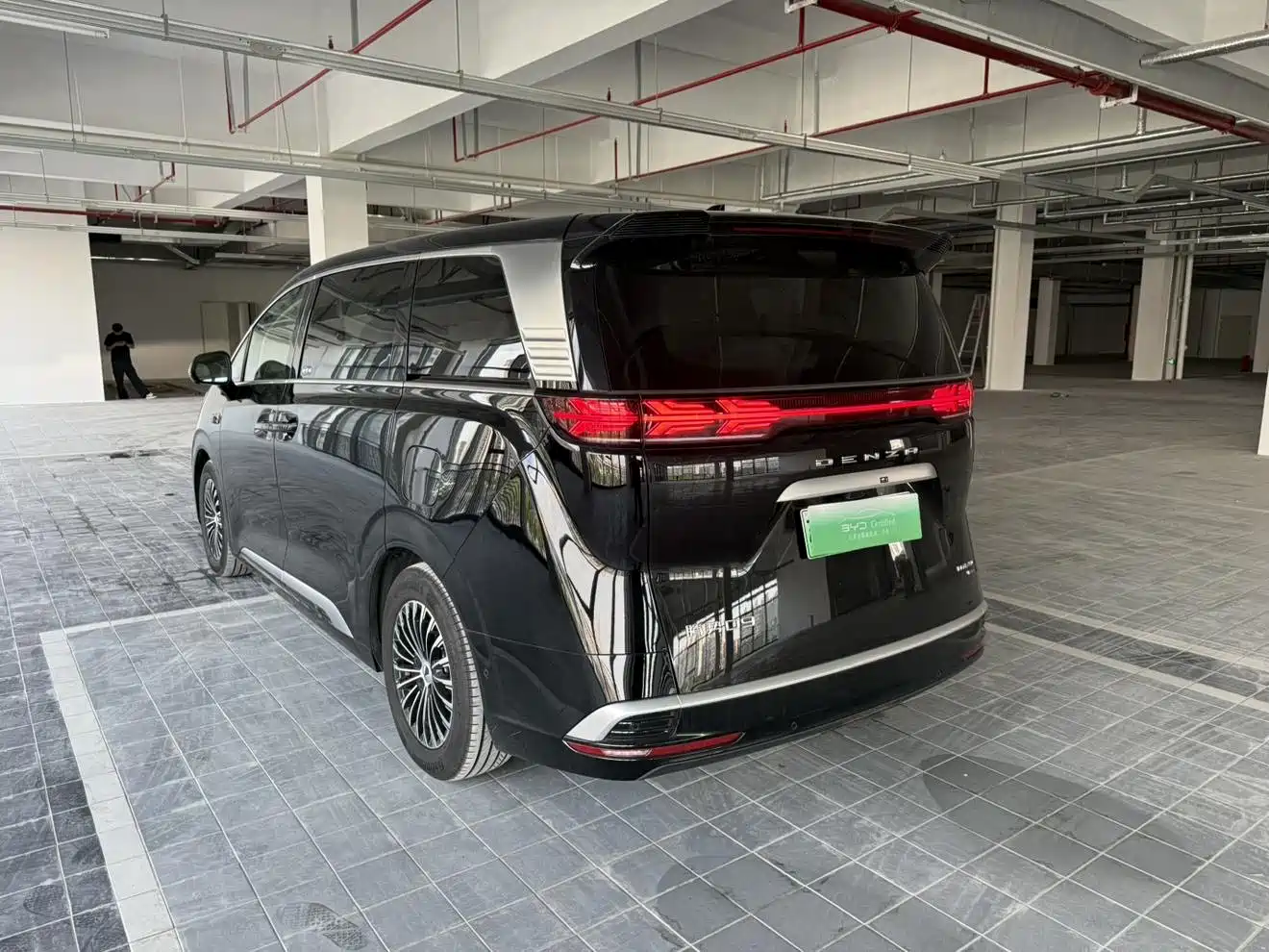 Denza D9 2025 2025 Model DM-i Smart Drive Edition 1020 AWD Flagship