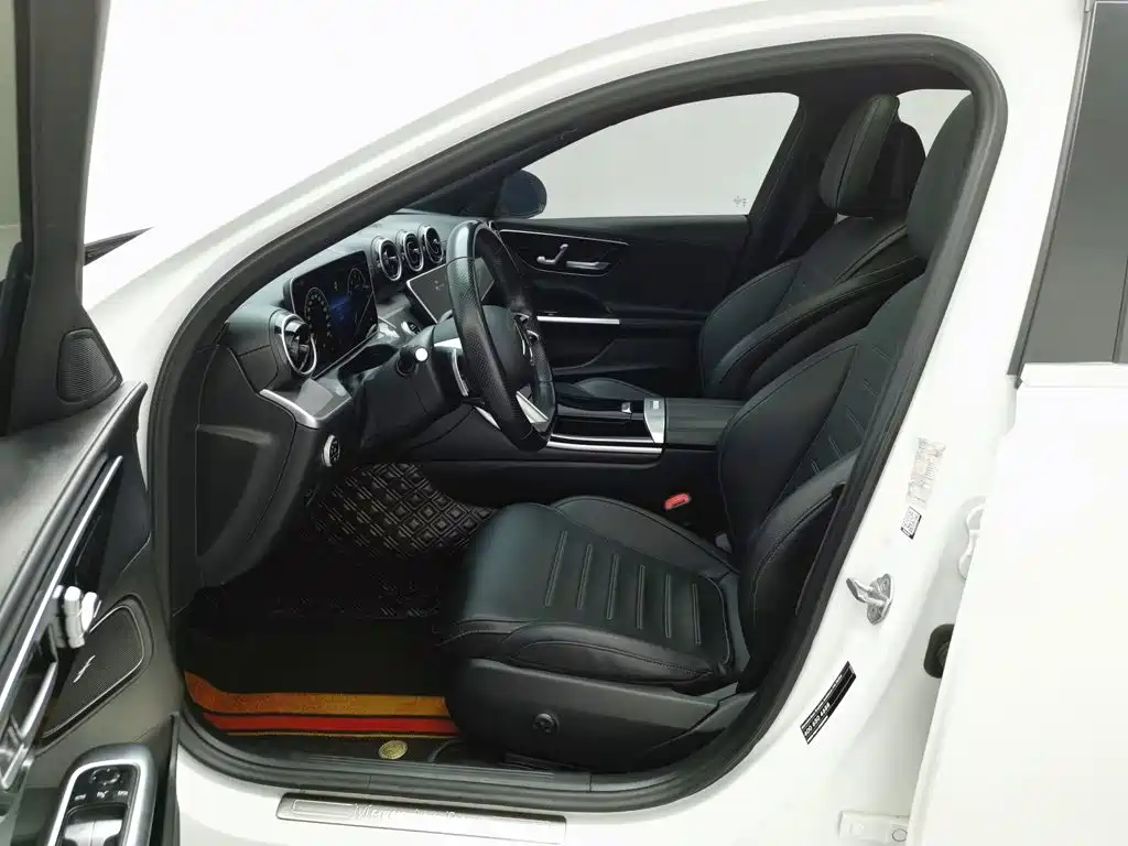 Фото 10 - Mercedes-Benz C-Class