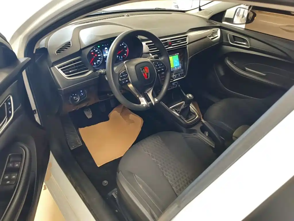 Roewe i5 2019 2019 1.5L Manual 4G-Connected Langyue Edition