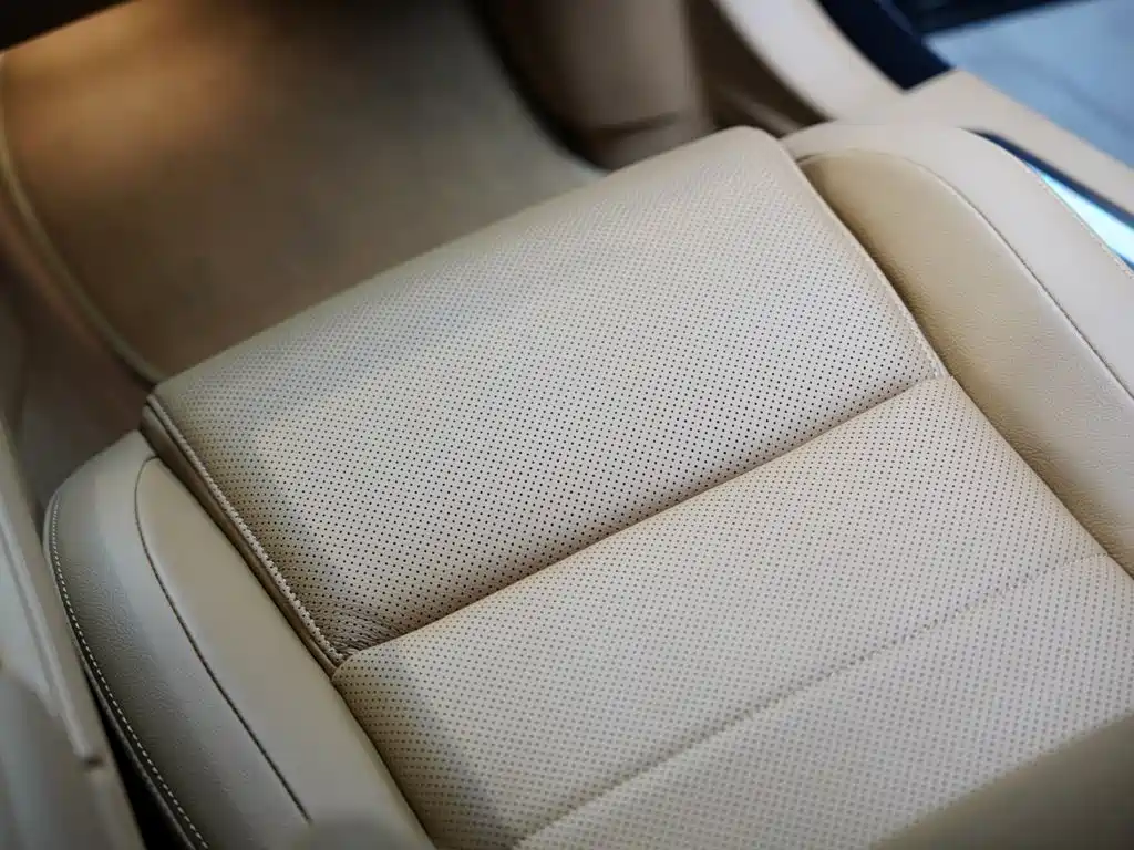 Jaguar XFL 2026 2025 2.0T P250 FWD Luxury Edition