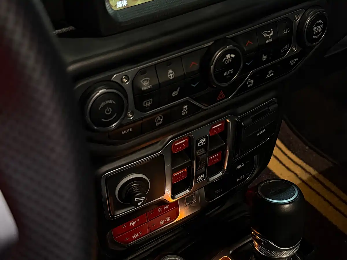 Фото 9 - Jeep Gladiator