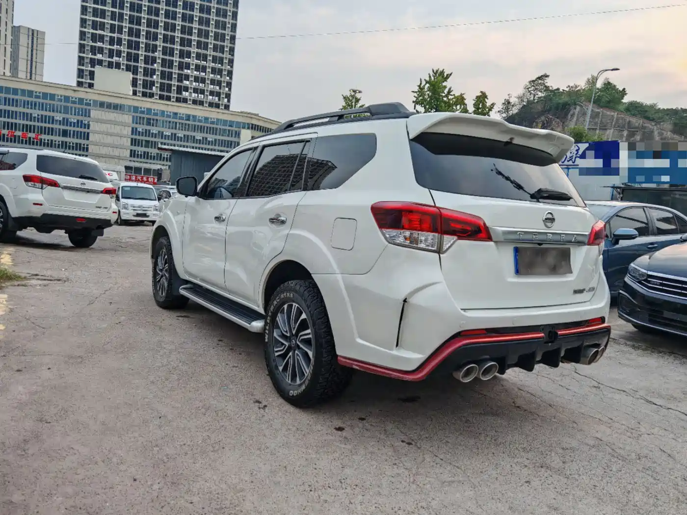 Nissan Terra 2023 2020 2.5L XL Upper 4WD Automatic Luxury Edition