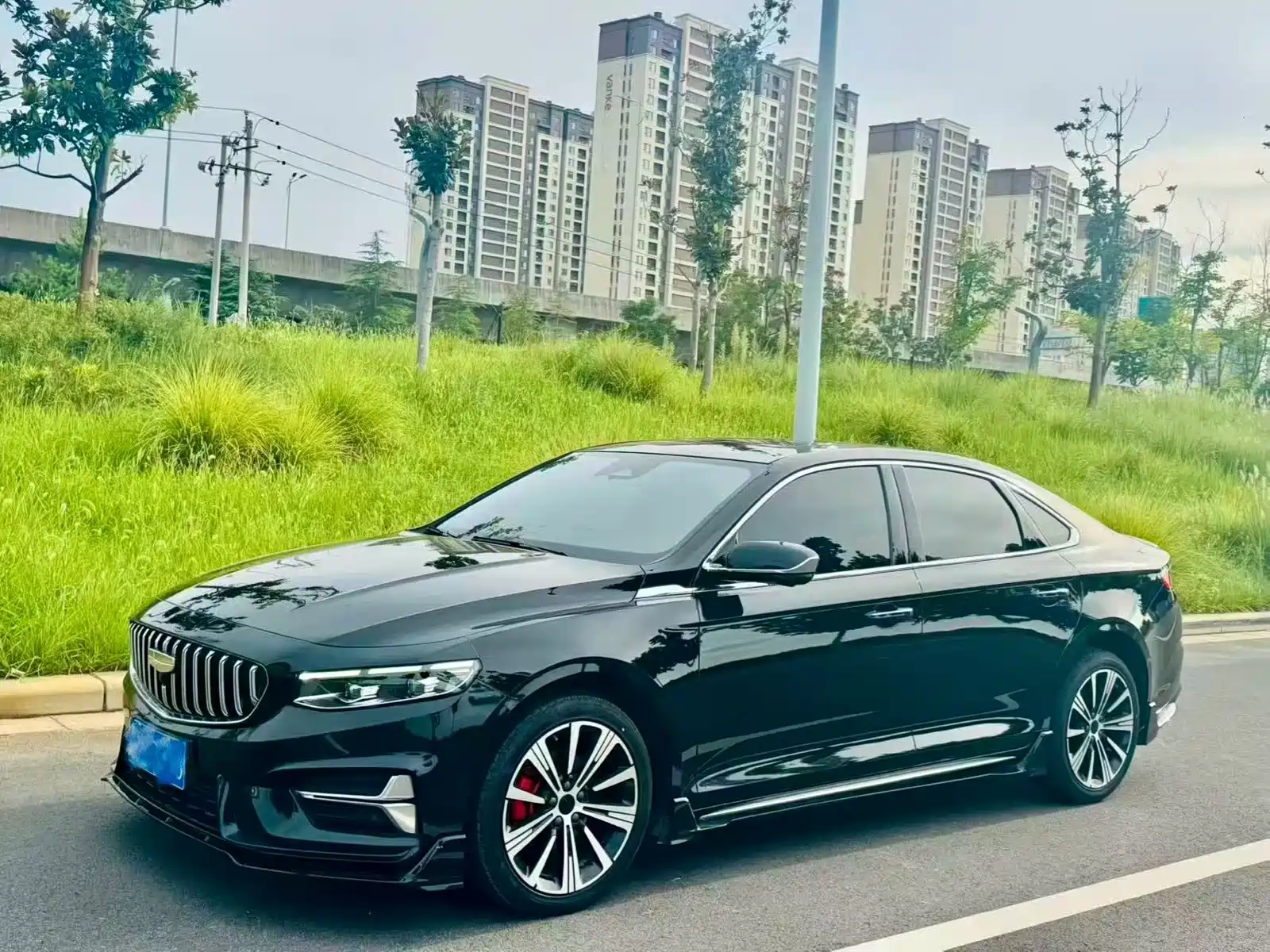 Фото 1 - Geely Preface