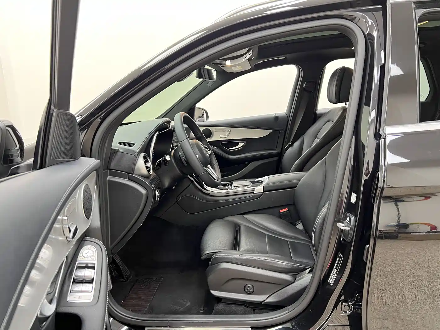 Mercedes-Benz GLC 2022 Model GLC 260 L 4MATIC Dynamic Edition фото 8