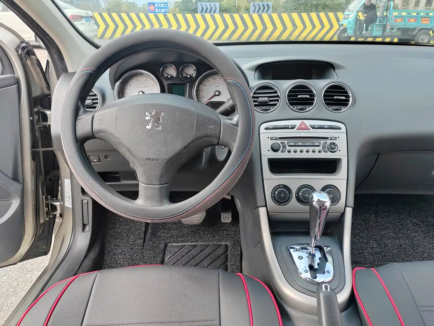Peugeot 408 2011 1.6L Automatic Comfort Edition фото 8