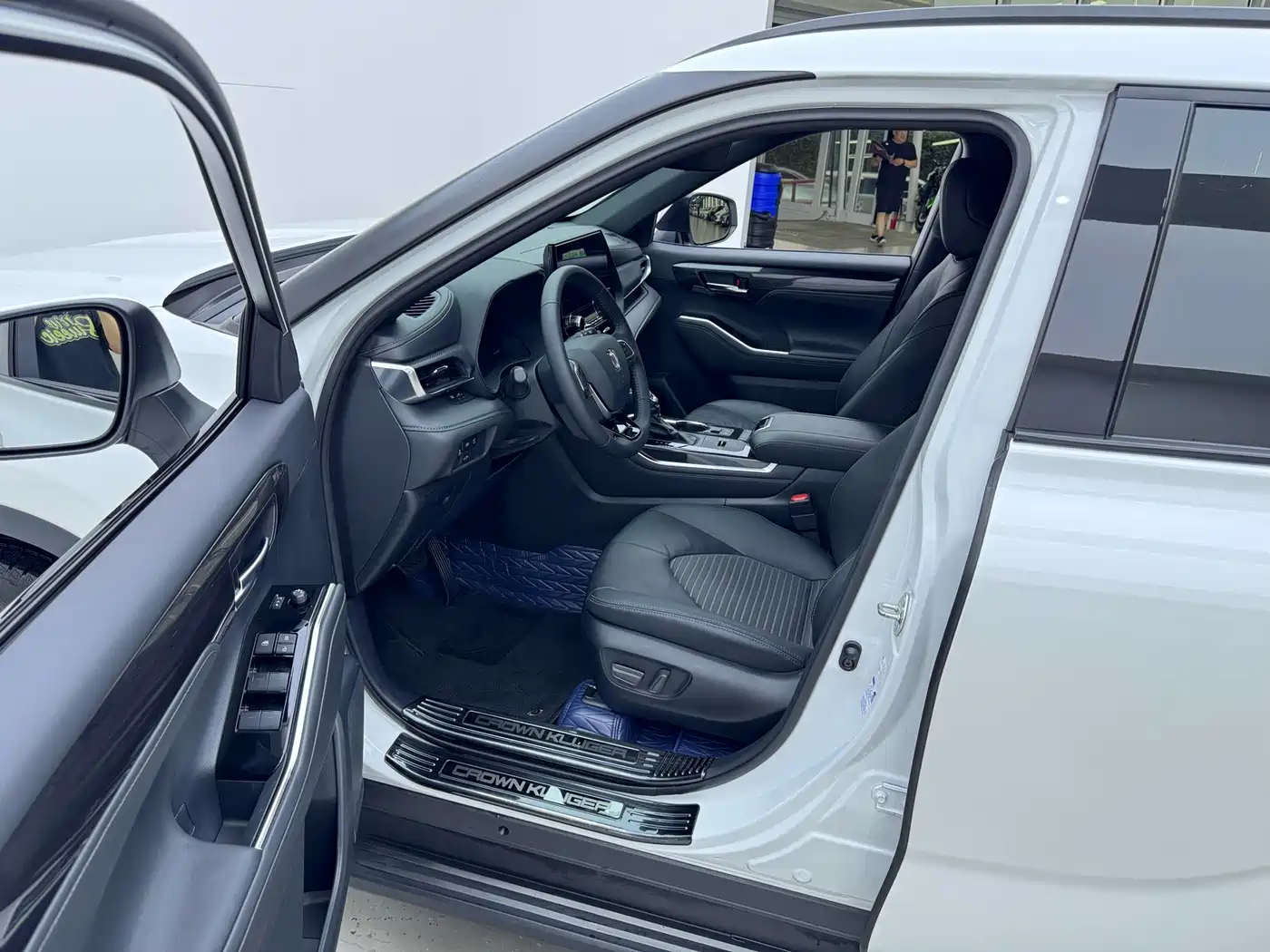 Фото 7 - Toyota Crown Kluger
