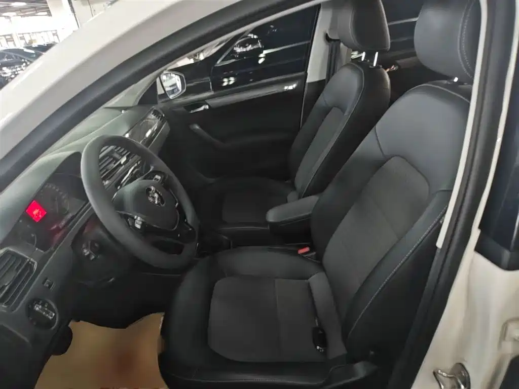 Volkswagen Santana 2016 1.6L Automatic Comfort Edition фото 15