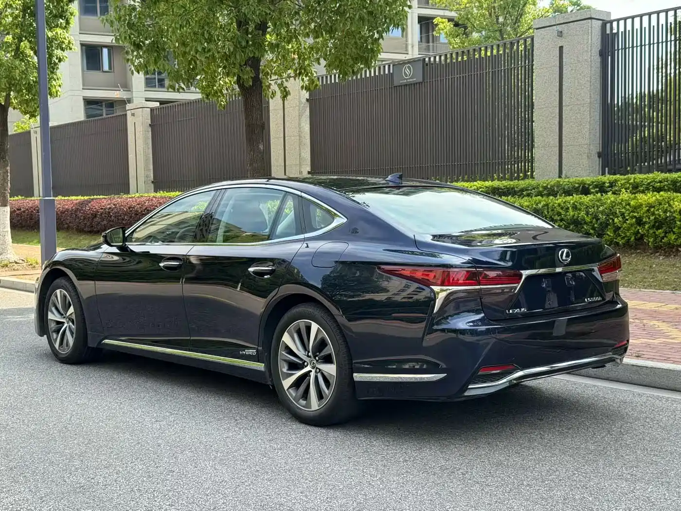 LEXUS LS