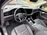 Фото 8 - Volkswagen Touareg