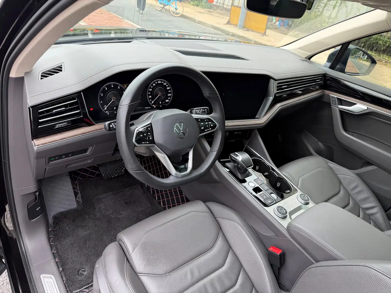 Фото 8 - Volkswagen Touareg