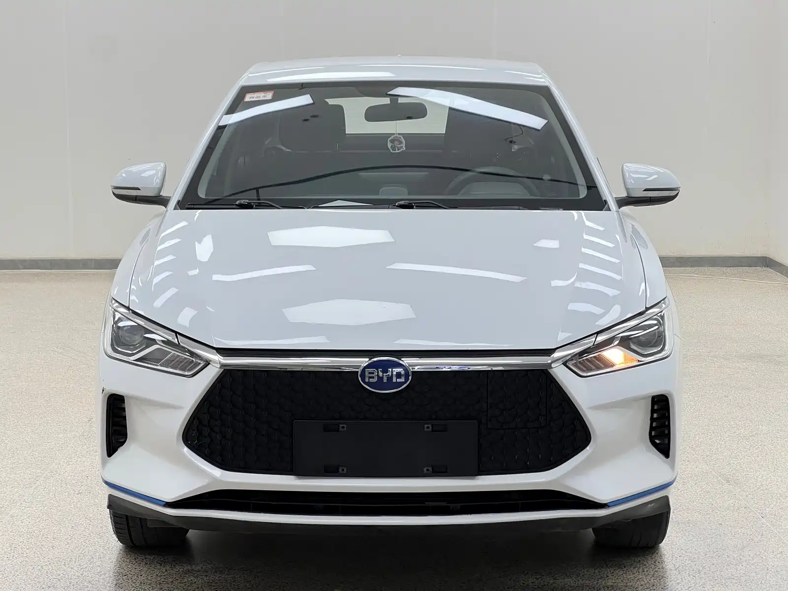 Фото 2 - BYD e2