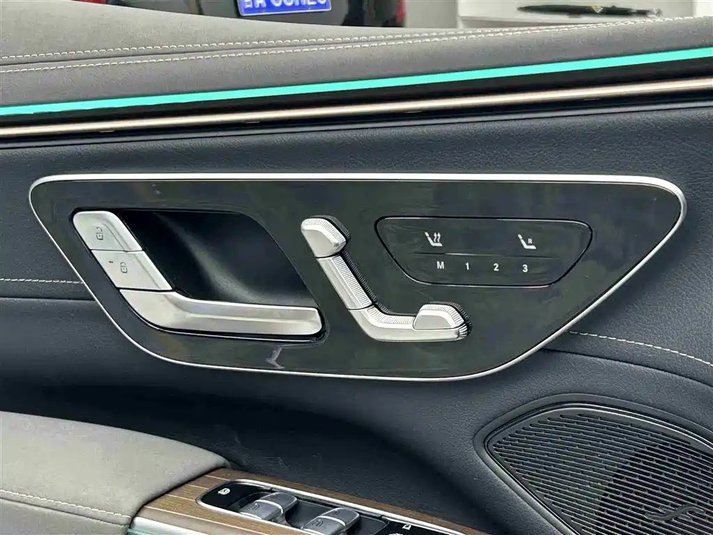 MERCEDES-BENZ EQS SUV