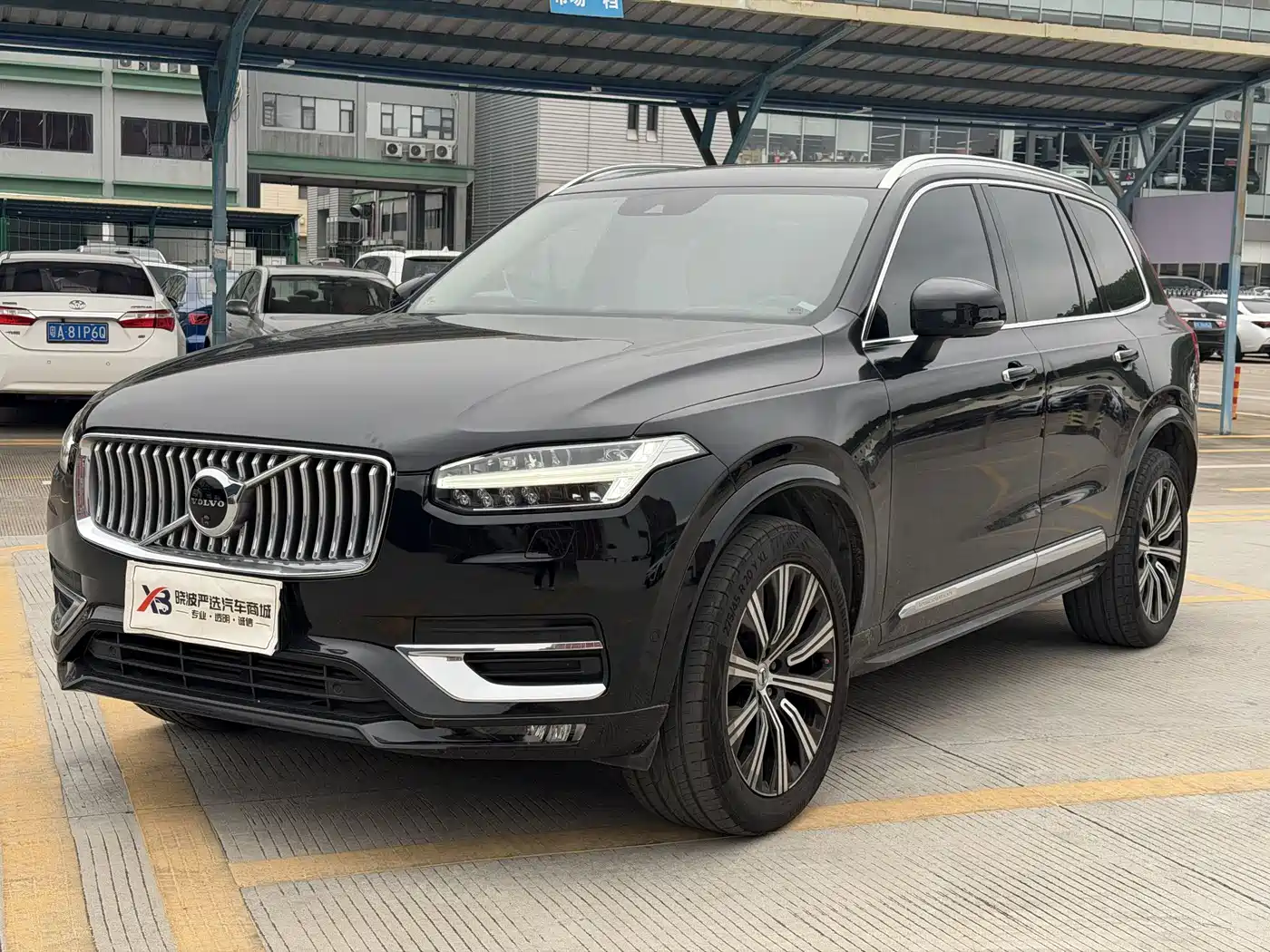 VOLVO XC90