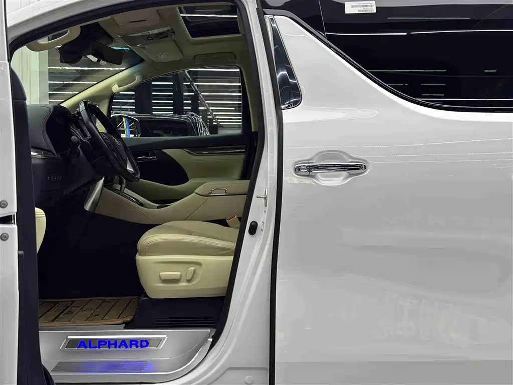 Toyota Alphard 2021 Hybrid 2.5L Premium фото 6