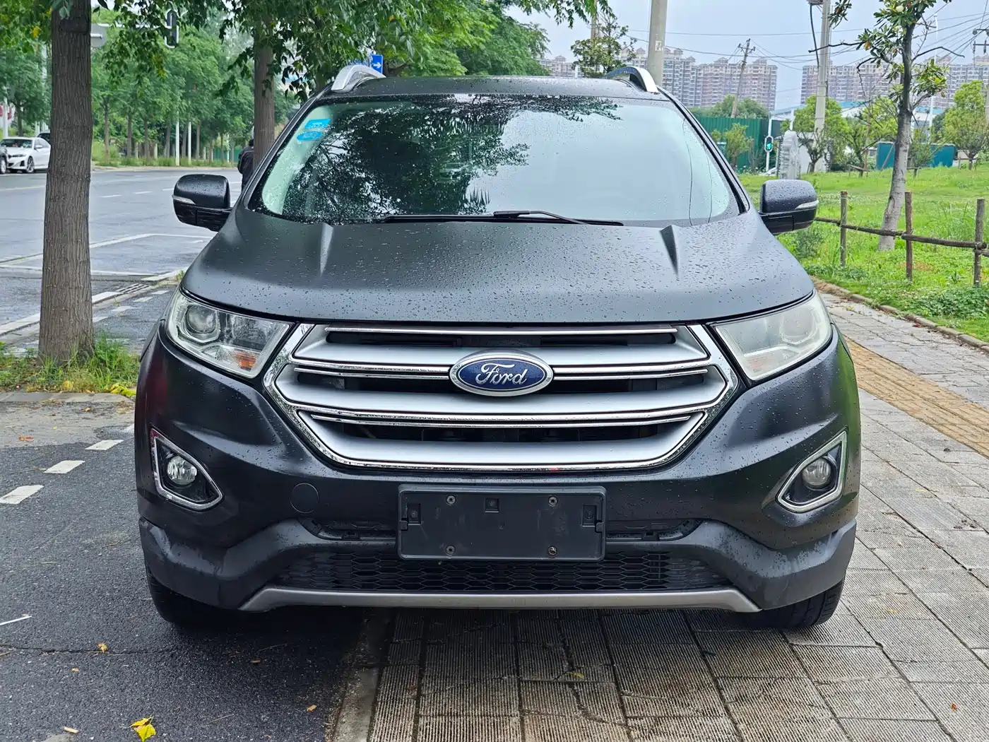 Фото 2 - Ford Edge