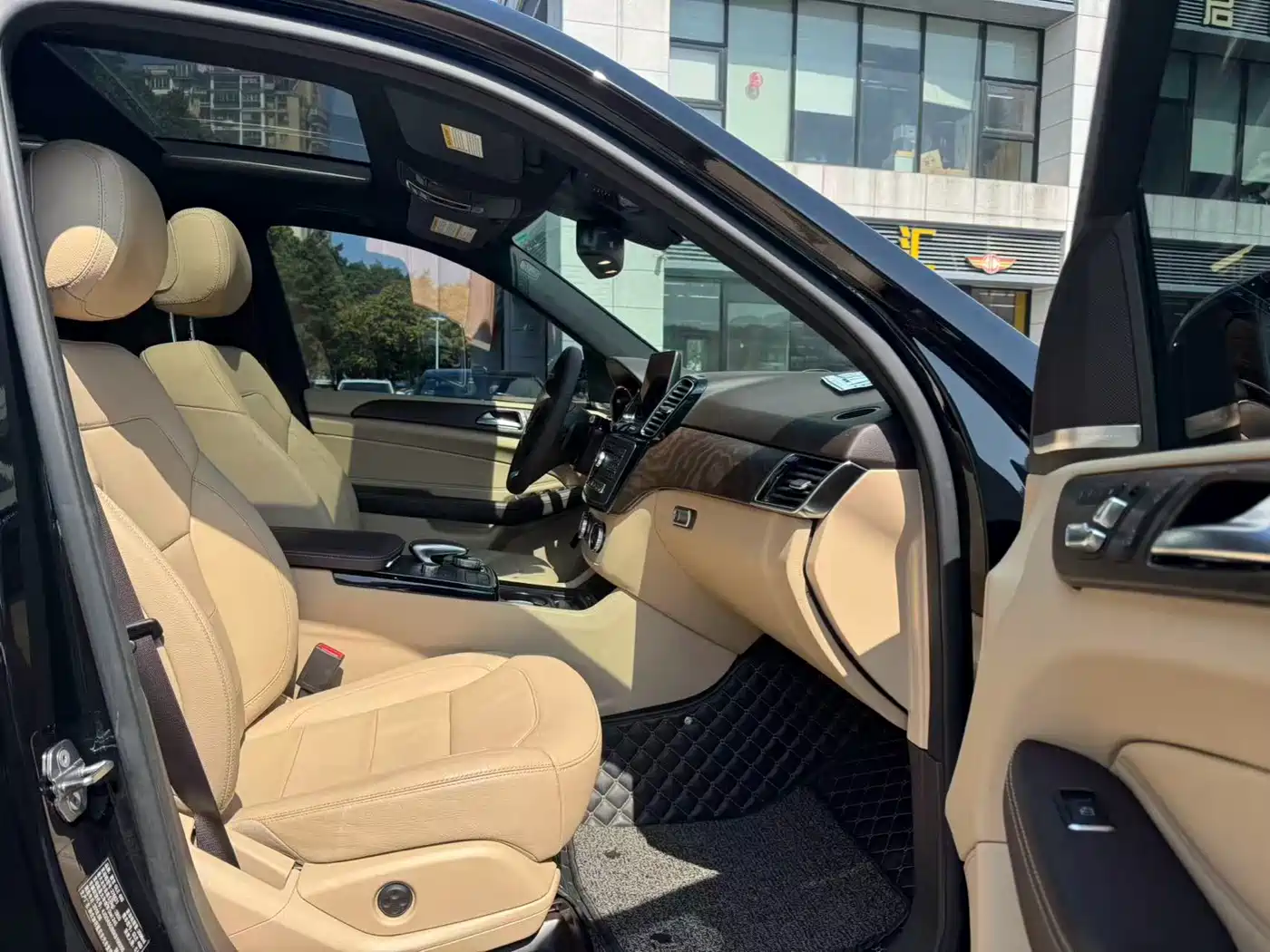 Mercedes-Benz GLE 2018 GLE 400 4MATIC Ultimate Edition фото 4