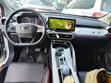 Фото 10 - Geely Coolray