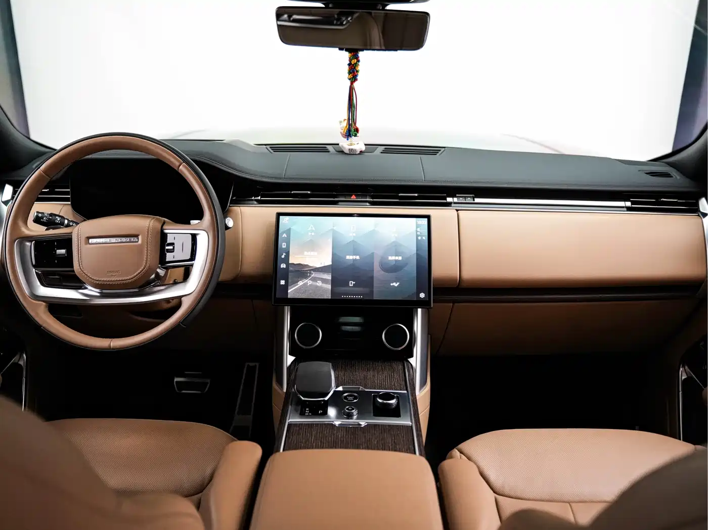 Land Rover Range Rover 2023 3.0 L6 400PS Genesis Extended Version фото 22