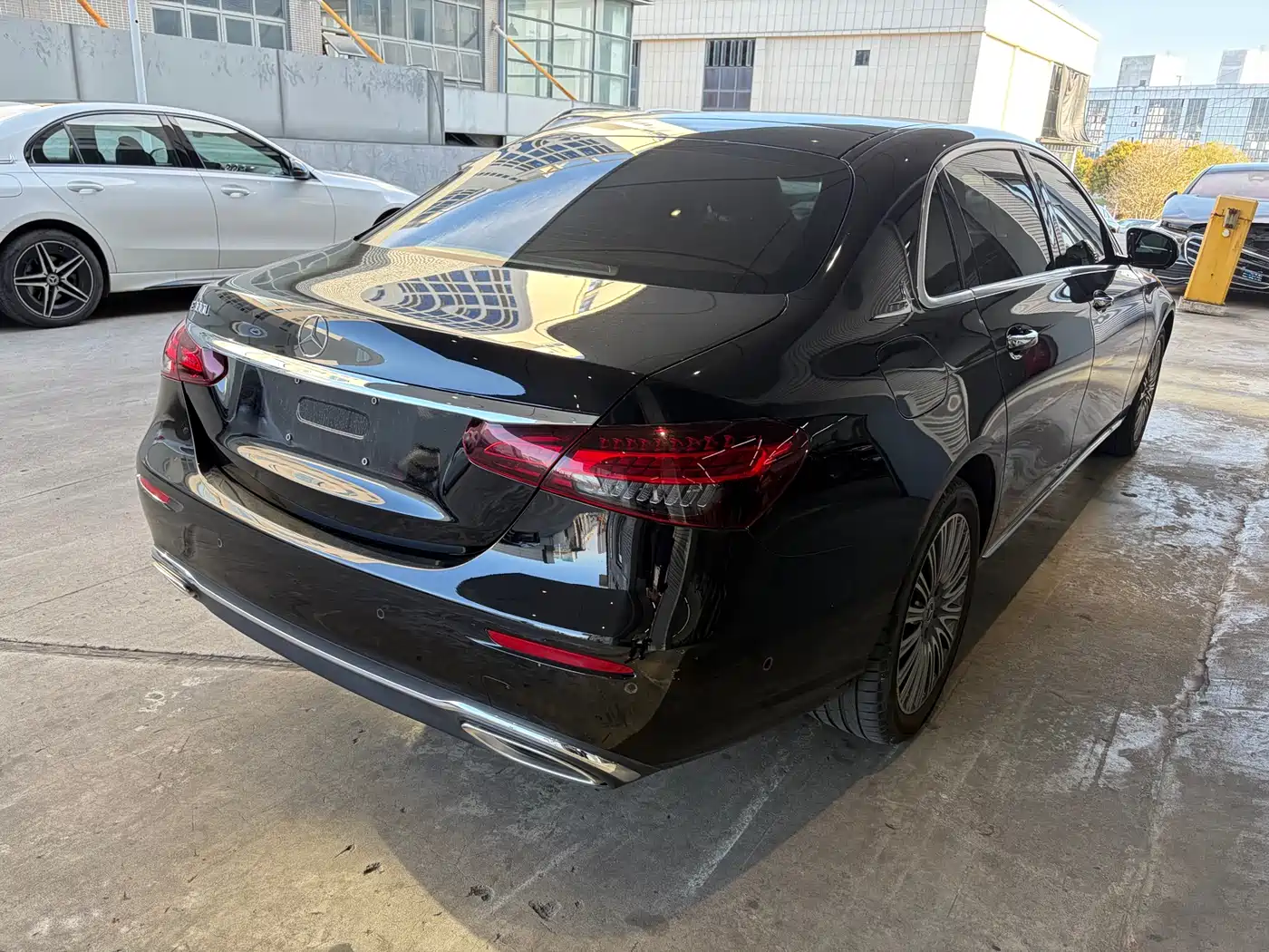 Mercedes-Benz E-Class 2022 E 300 L Luxury фото 5