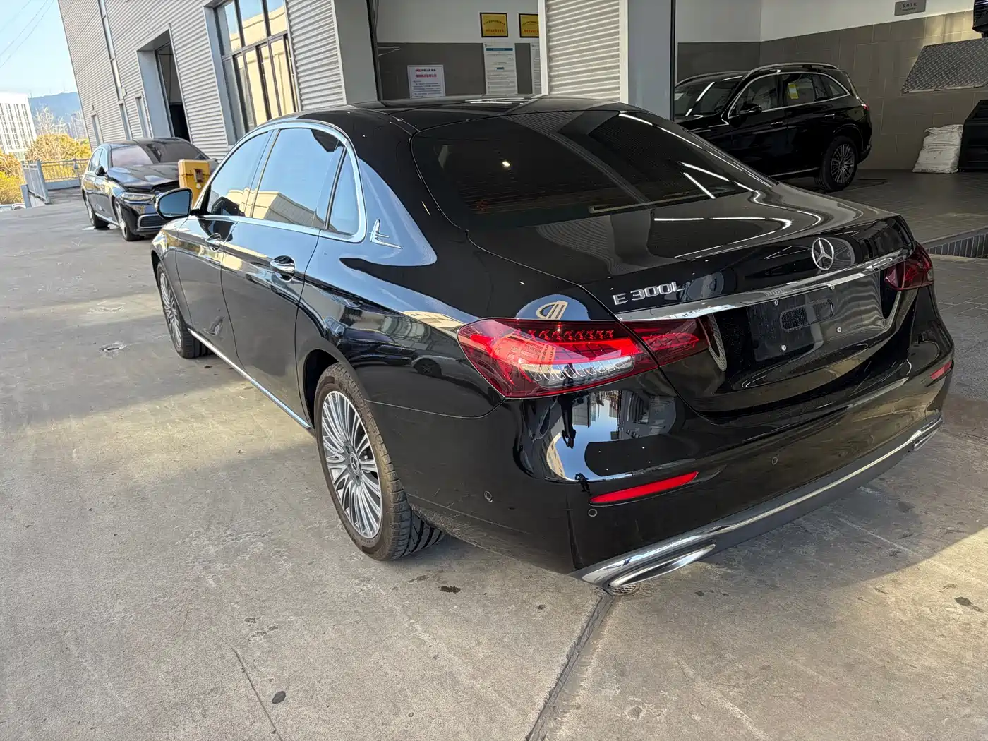 Mercedes-Benz E-Class 2022 E 300 L Luxury фото 7
