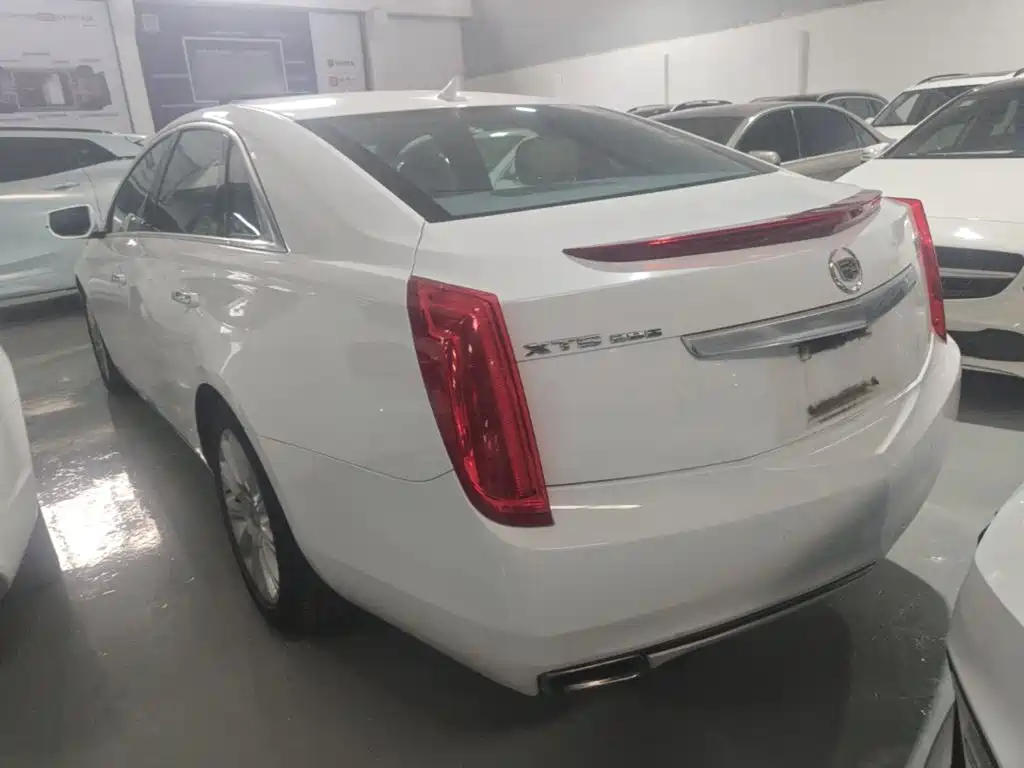 Photo 5 - Cadillac XTS