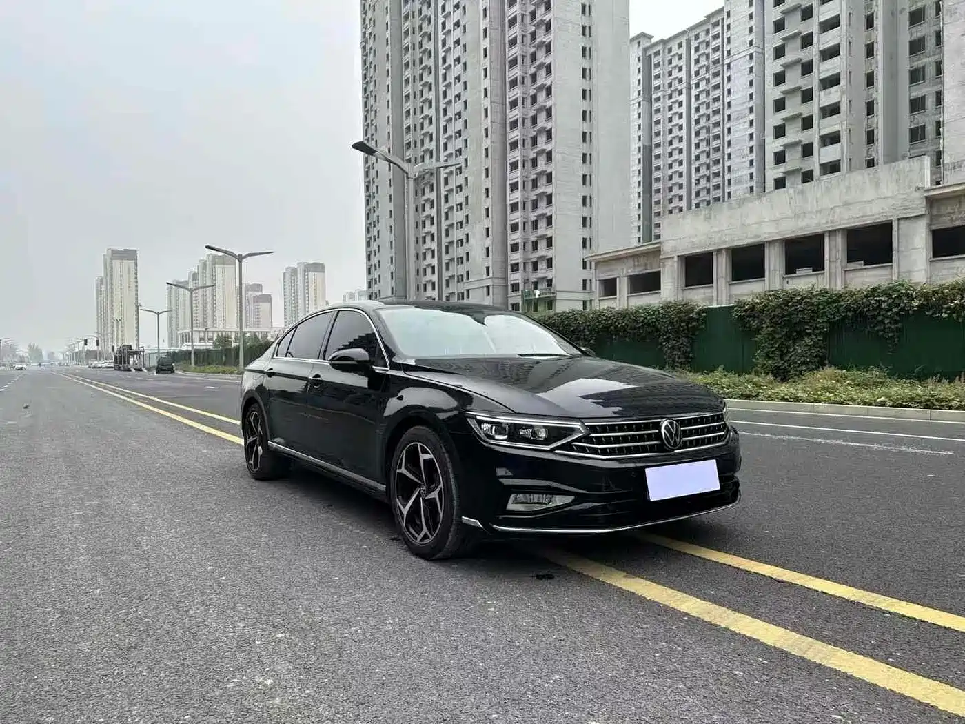 Volkswagen Magotan 2023 Model 2 Million Commemorative Edition 330TSI DSG Luxury фото 3