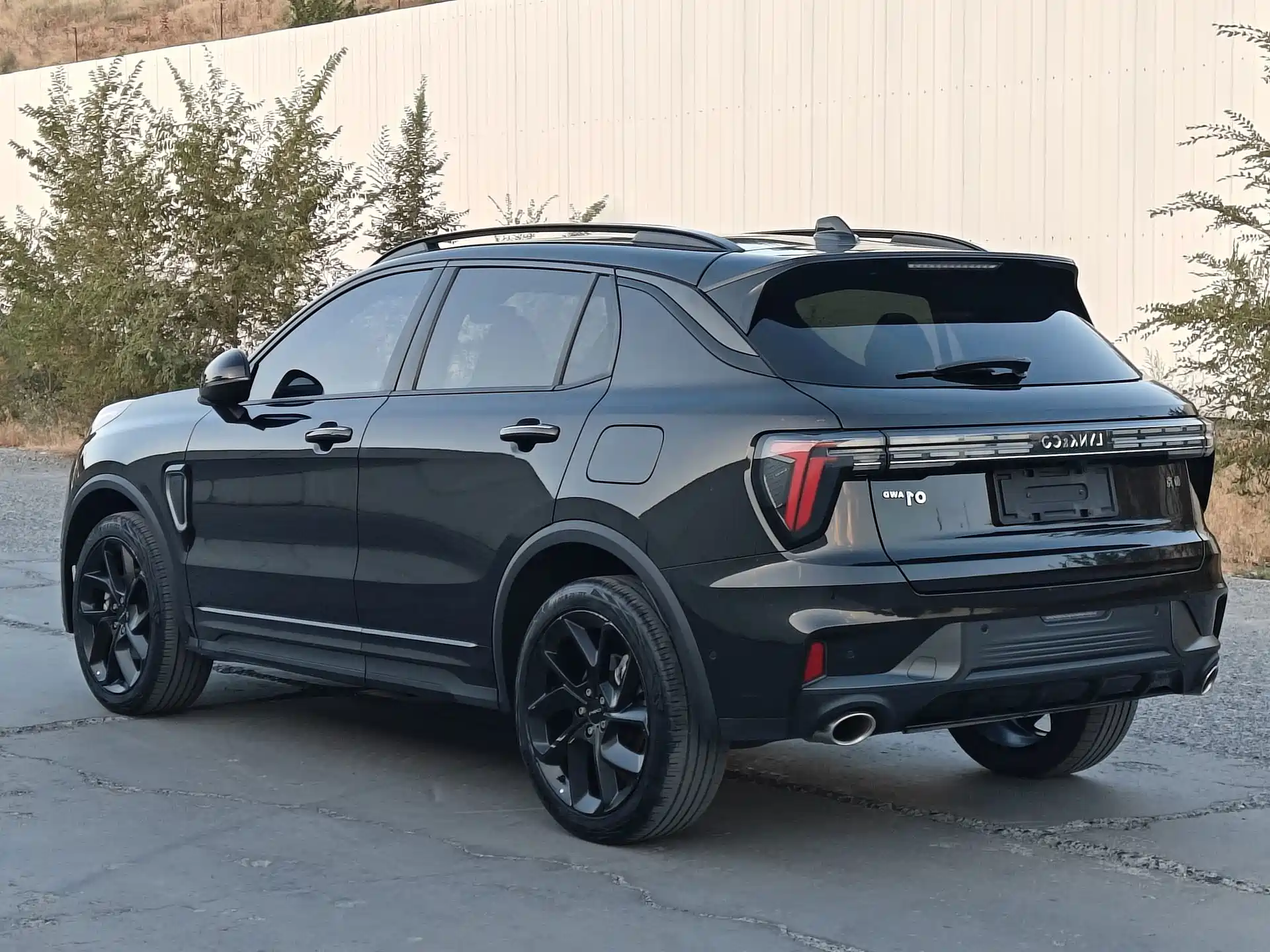 Photo 6 - Lynk & Co 01