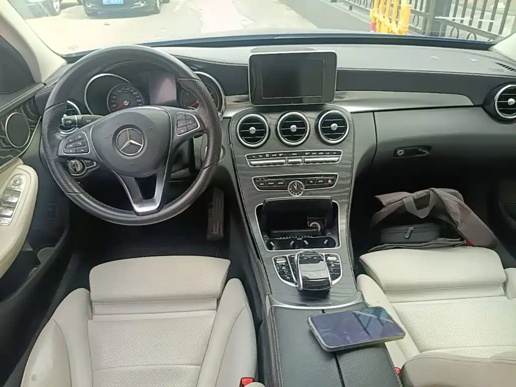 Фото 10 - Mercedes-Benz C-Class