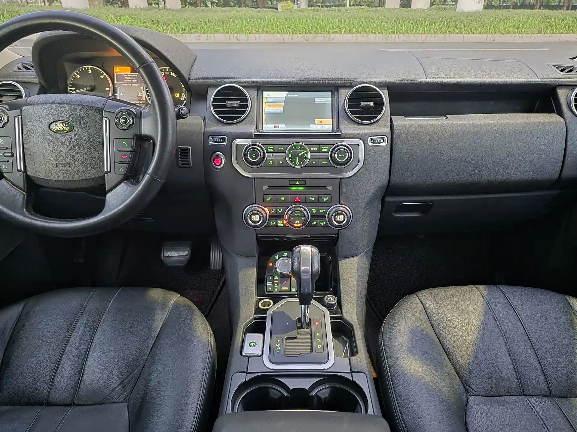 Photo 10 - Land Rover Discovery