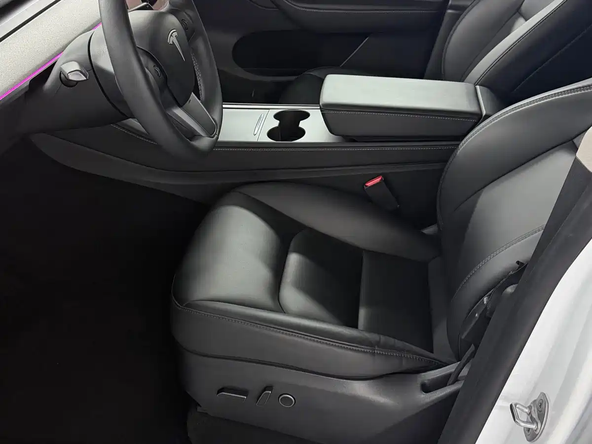 Фото 10 - Tesla Model Y