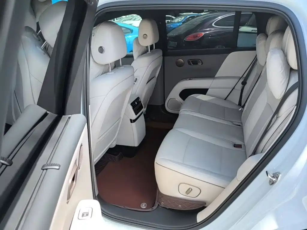 Li Auto i6 2026 2025 4WD Base Model